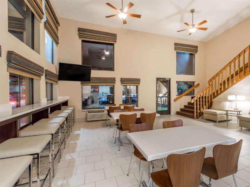 מלון Super 8 By Wyndham Longmont/Twin Peaks מראה חיצוני תמונה